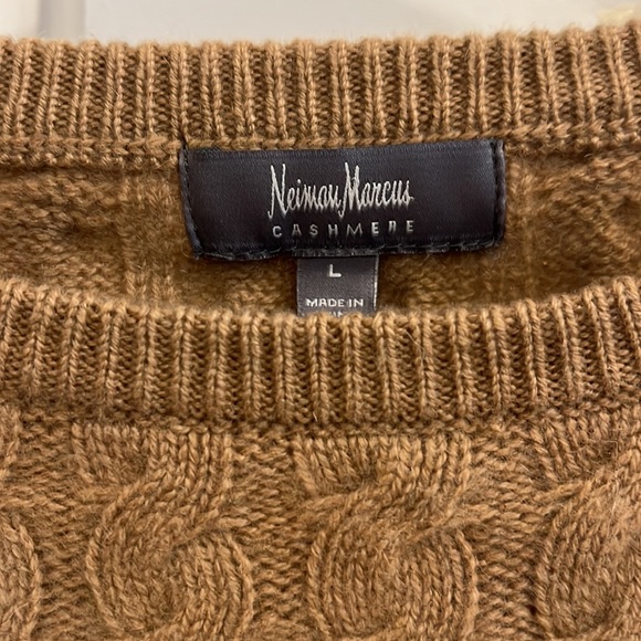 Neiman Marcus 100% Cashmere Camel Peplum Sweater - Picture 3 of 4